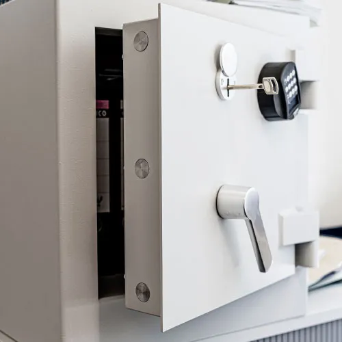 Serrurier Brignoles | Coffre-fort | Ouverture de coffre-fort à Brignoles – Dépannage en urgence de coffres-forts bloqués ou endommagés, avec ou sans perçage. Intervention sécurisée par un spécialiste en serrurerie et sécurité domestique.